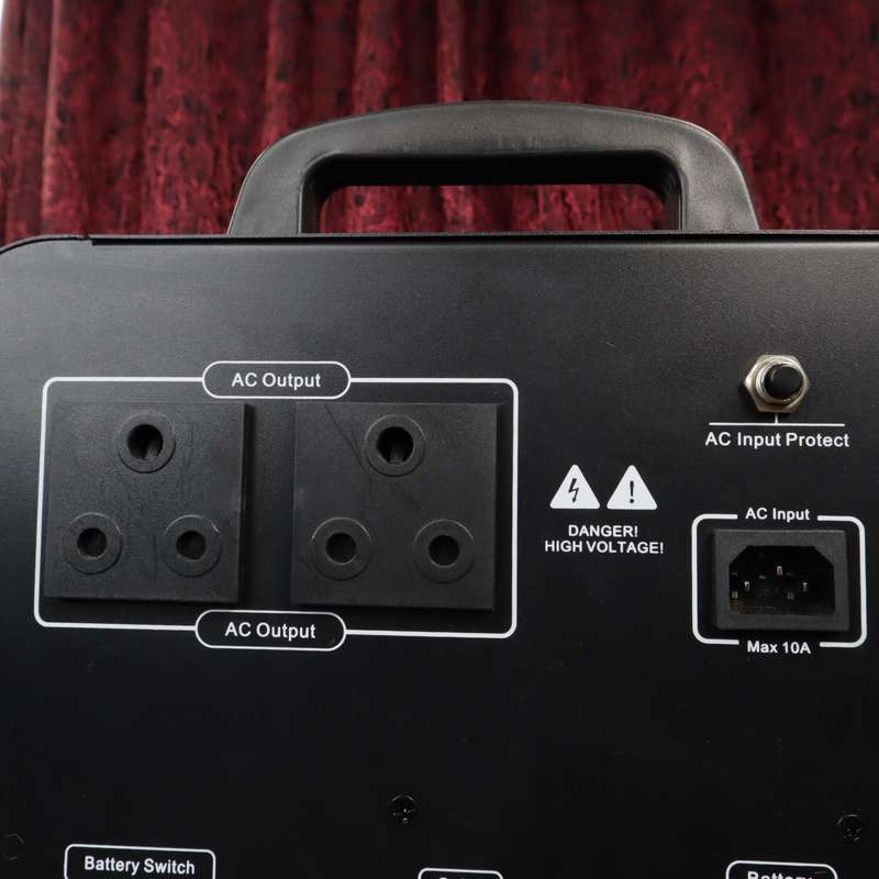 Mecer Pure Sine Wave Inverter with 1x 100Ah Battery and Solar PV Input