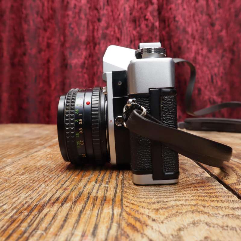 Minolta SRT100 35mm Film SLR Camera with National PE-2410 Flash - MD Rokkor f2/50mm