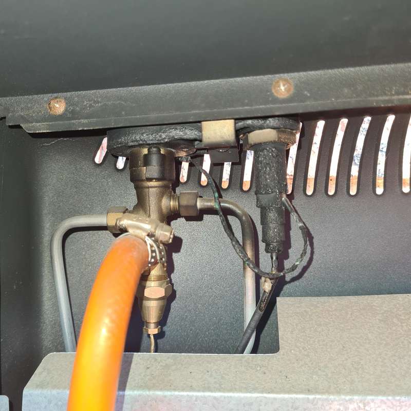 Goldair GGH-42BA Three Panel Mobile Gas Heater