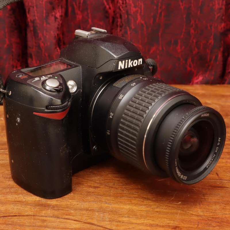 Nikon D70 Camera and AF-S DX Nikkor ED 18-55mm f3.5-5.6 G II Lens