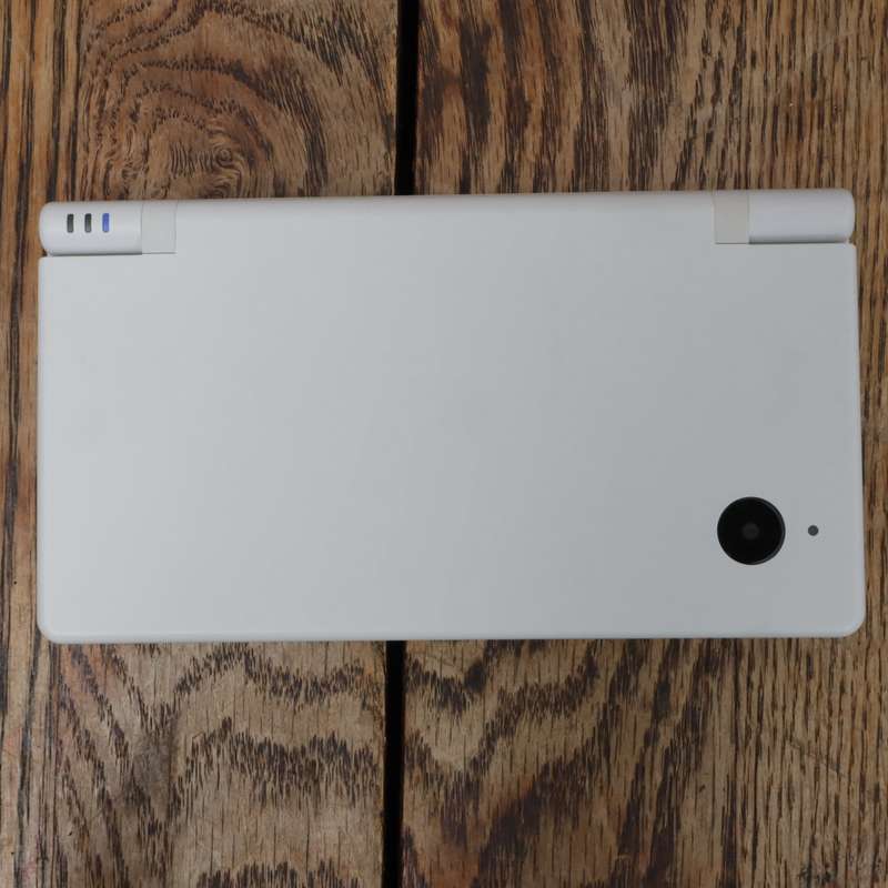 Nintendo DSi Handheld Gaming Console - TWL-001(EUR) With Extra Games