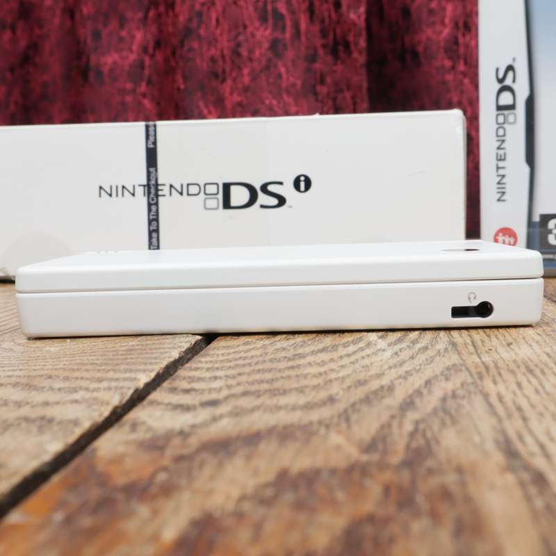Nintendo DSi Handheld Gaming Console - TWL-001(EUR) With Extra Games