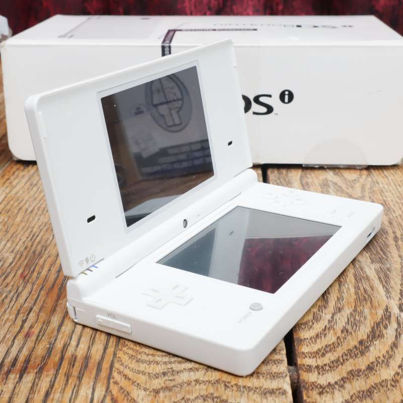 Nintendo DSi Handheld Gaming Console - TWL-001(EUR) With Extra Games