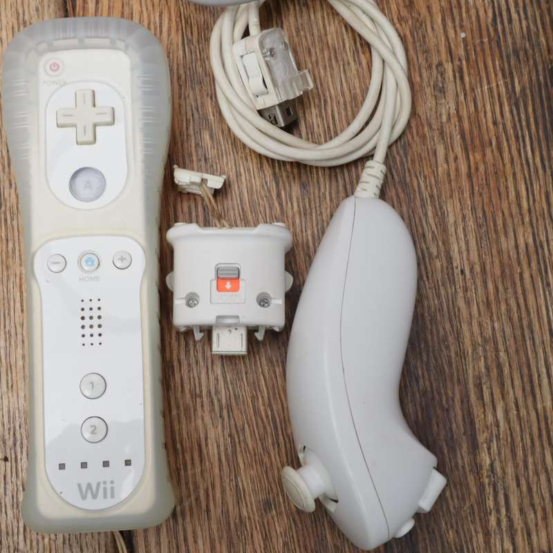 Nintendo Wii RVL-001(EUR) Console Complete Set with Six Games