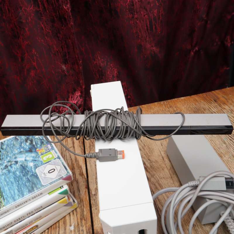 Nintendo Wii RVL-001(EUR) Console Complete Set with Six Games