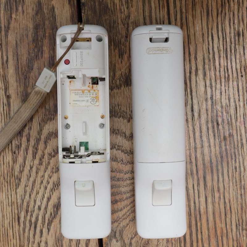 Nintendo Wii RVL-001(EUR) Gaming Console with Controllers