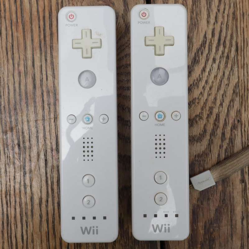 Nintendo Wii RVL-001(EUR) Gaming Console with Controllers