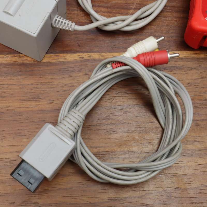 Nintendo Wii RVL-201(EUR) Gaming Console Set with One Game - One Controller