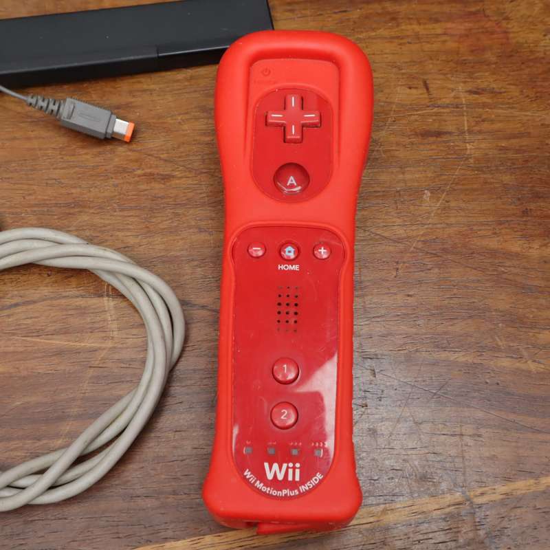 Nintendo Wii RVL-201(EUR) Gaming Console Set with One Game - One Controller