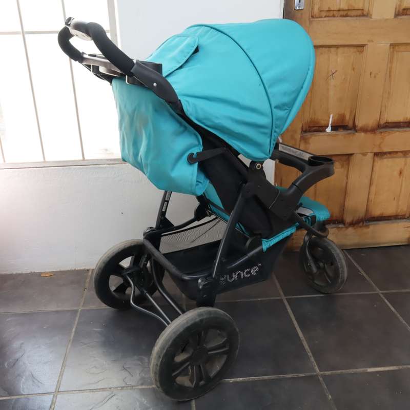 Bounce Toby 3-Wheel Travel System Pram + Just Baby 3-in-1 Carrier BC1832 - Pre-Owned
