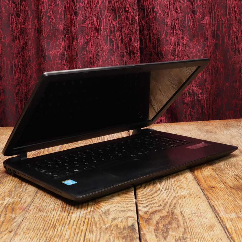 Toshiba SATELLITE C50-B1349 Laptop Core i5 - 4GB RAM 1.706GHz