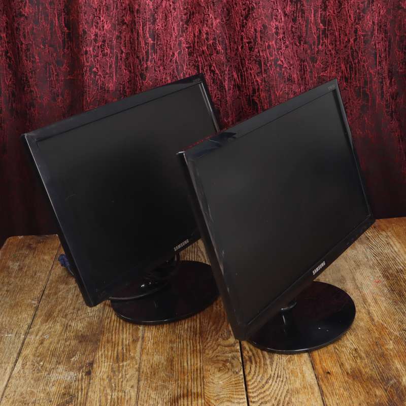 Samsung S19C150F and Samsung S19D300NY LED Monitors - 1,366 x 768