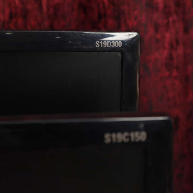 Samsung S19C150F and Samsung S19D300NY LED Monitors - 1,366 x 768