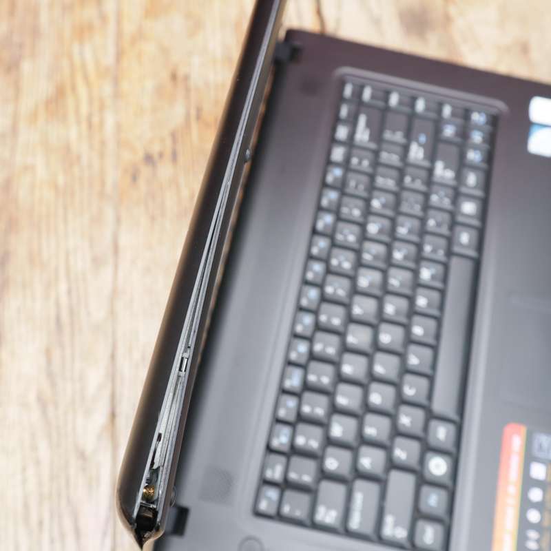 SAMSUNG Notebook Laptop NP-R519-JA02ZA 250GB HDD 1.8GHz Intel Celeron 2GB RAM