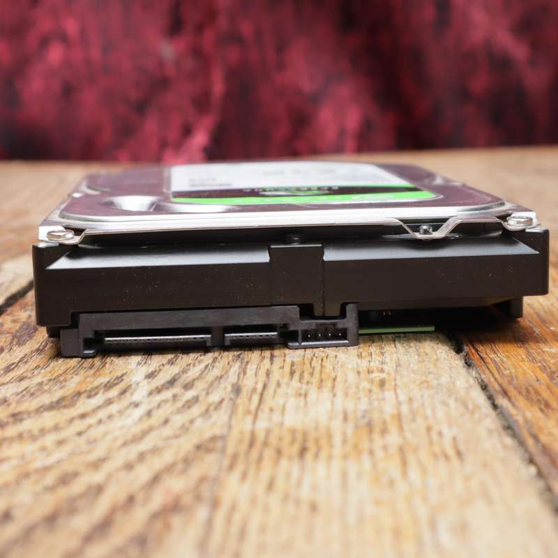 Seagate BarraCuda 2TB Internal 3.5" Hard Drive SATA 6 Gb/s 7200 RPM 64MB Cache ST2000DM006