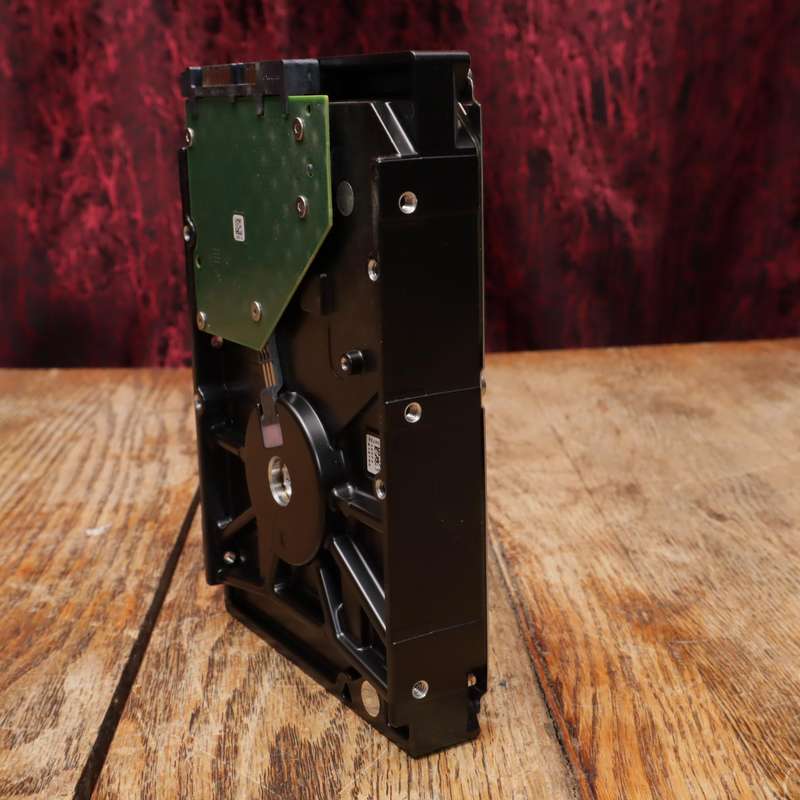 Seagate BarraCuda 2TB Internal 3.5" Hard Drive SATA 6 Gb/s 7200 RPM 64MB Cache ST2000DM006