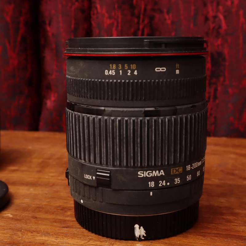 Sigma DC Macro 18-200mm f3.5-6.3 Lens for Canon