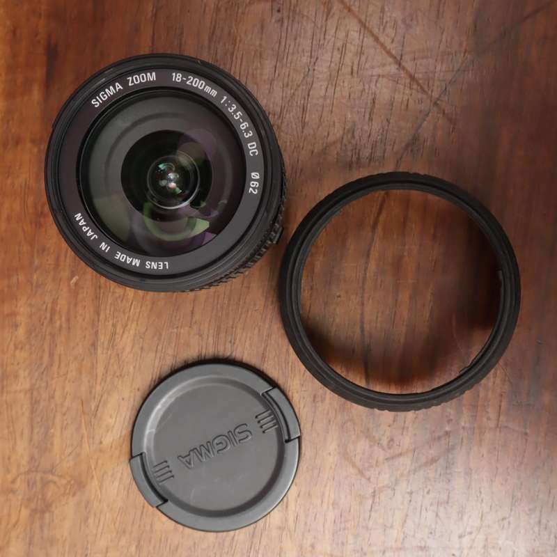 Sigma DC Macro 18-200mm f3.5-6.3 Lens for Canon