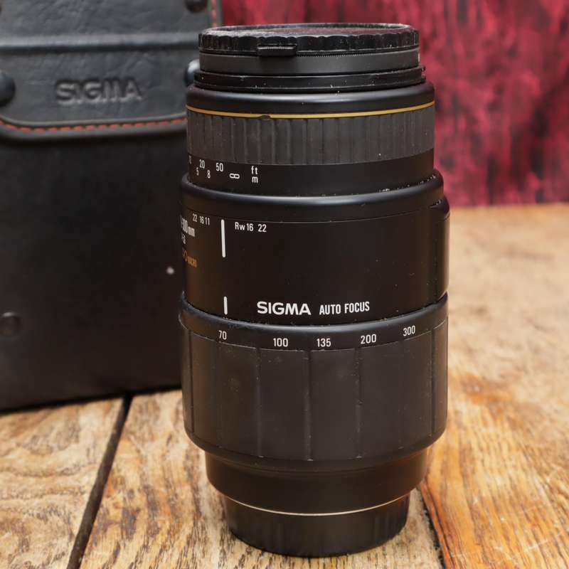 Sigma 70-300mm f4-5.6 APO Macro Autofocus Lens - For Minolta-A