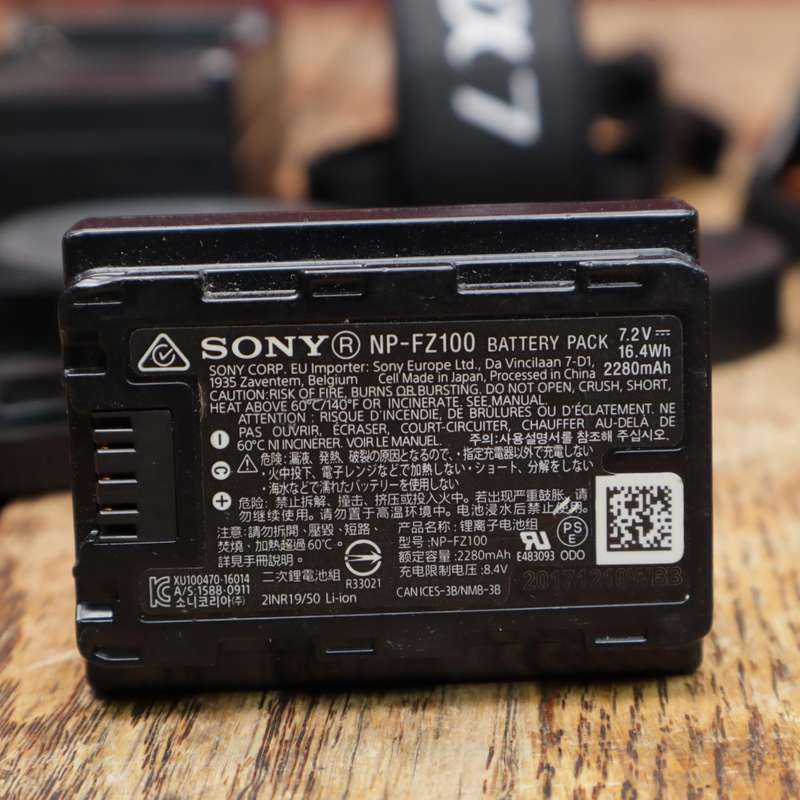 Sony Vertical Battery Grip and Battery for a7 II - a7R II - a7S II - (VG-C2EM) and Accessories