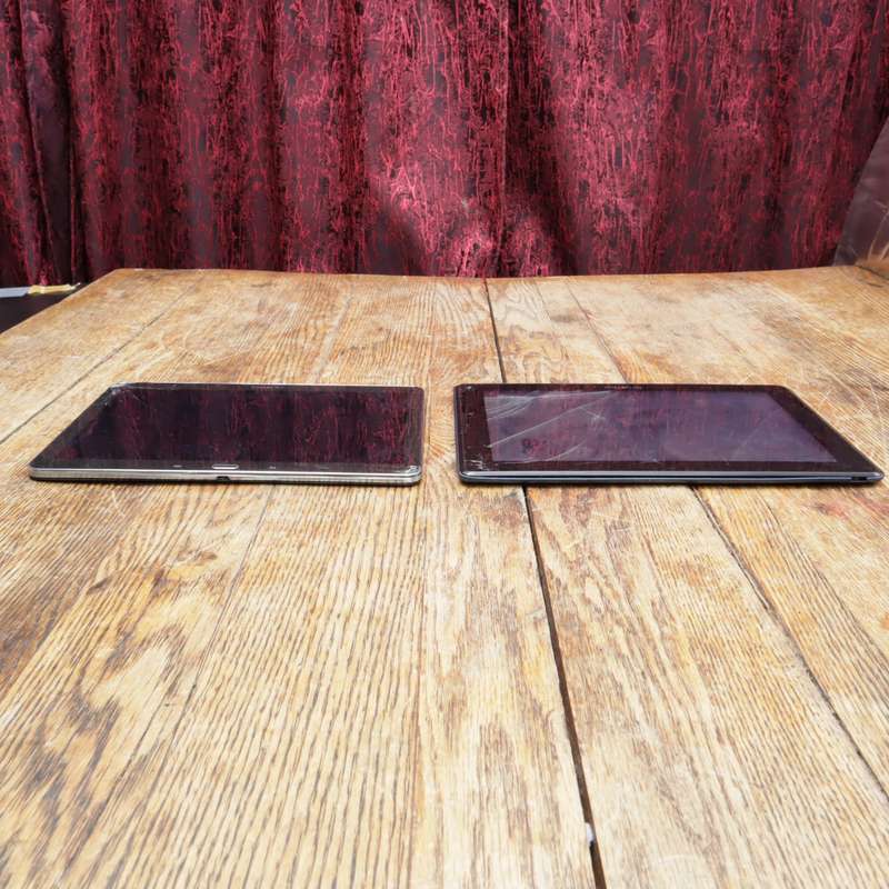 Samsung and Lenovo Tablets - FOR SPARES OR REPAIR