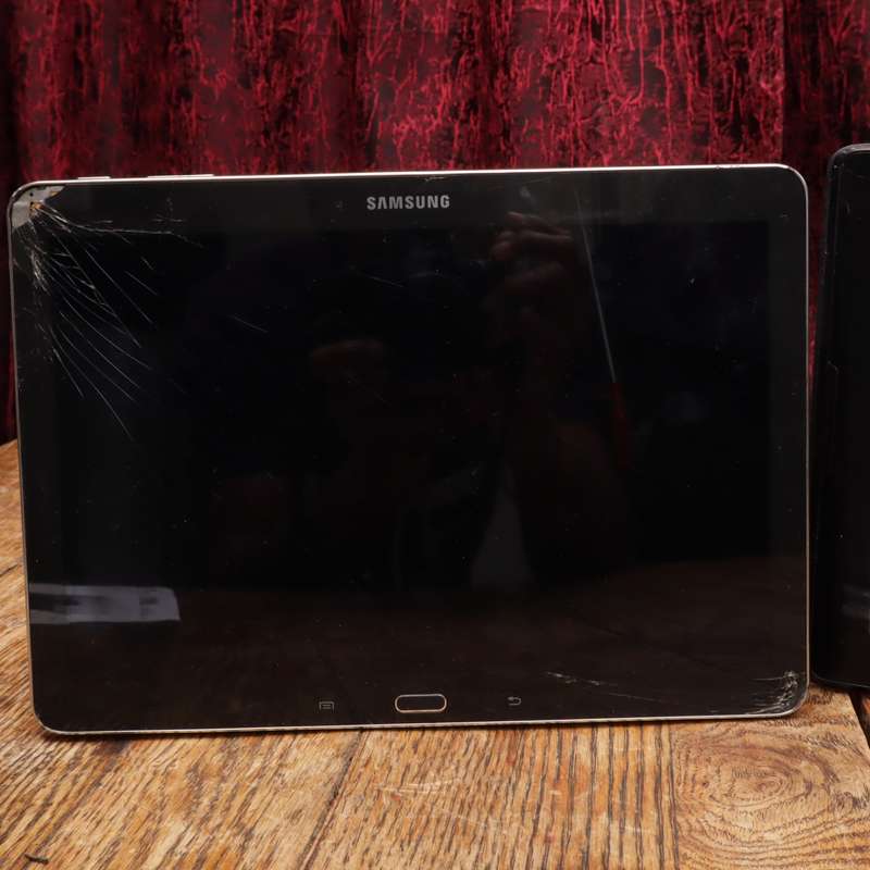 Samsung and Lenovo Tablets - FOR SPARES OR REPAIR