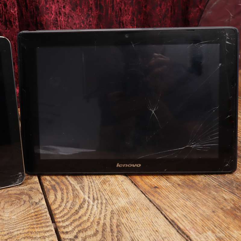 Samsung and Lenovo Tablets - FOR SPARES OR REPAIR