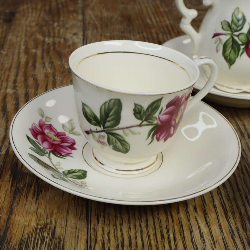 Ceramics Tea set - 8 PCS