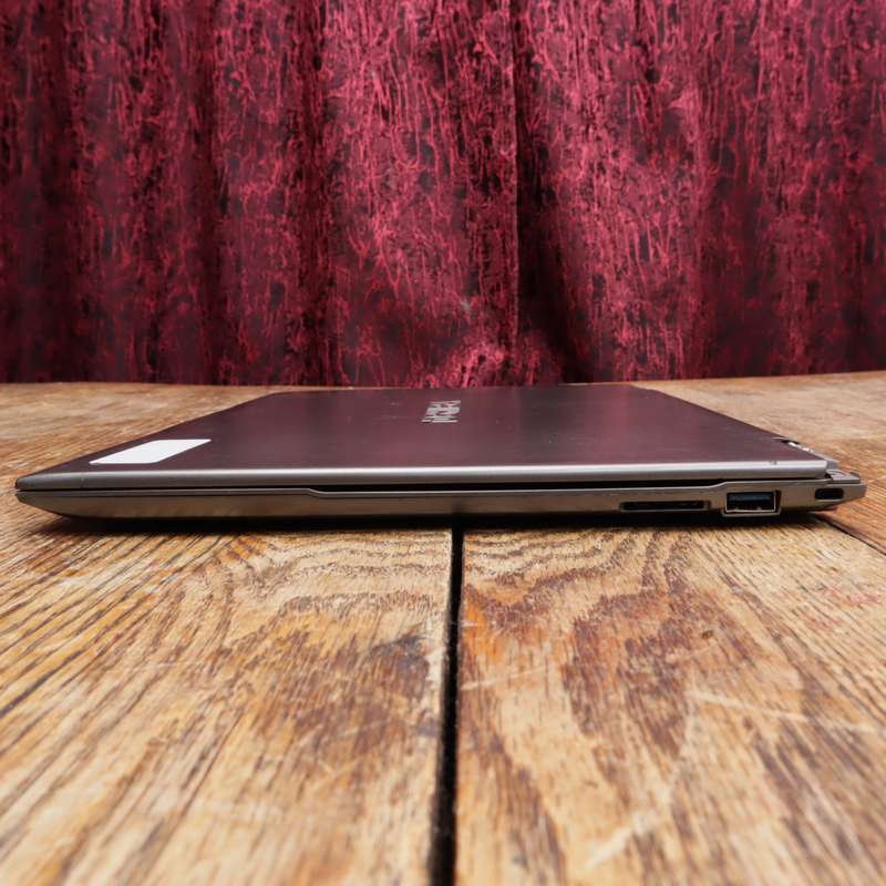 Toshiba Portege Z930 13" Laptop PC Core i7 4GB RAM 2.1GHz