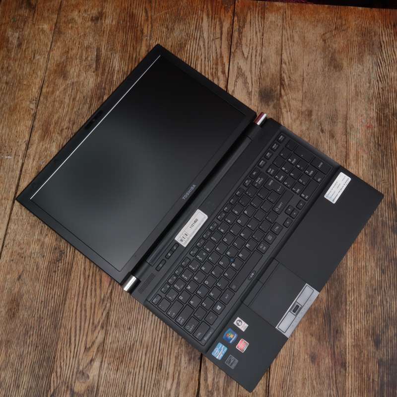 Toshiba Tecra R950-F0036 Laptop 3.0GHz Core i7 8GB RAM 500HDD 15.6" AMD Radeon