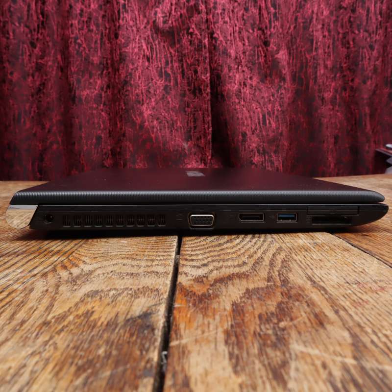 Toshiba Tecra R950-F0036 Laptop 3.0GHz Core i7 8GB RAM 500HDD 15.6" AMD Radeon
