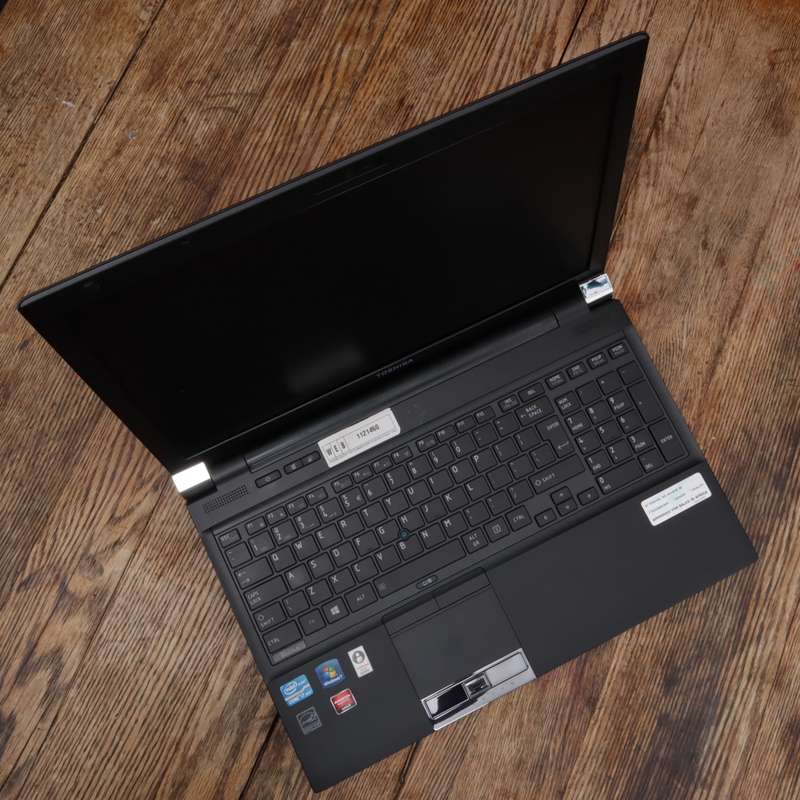 Toshiba Tecra R950-F0036 Laptop 3.0GHz Core i7 8GB RAM 500HDD 15.6" AMD Radeon