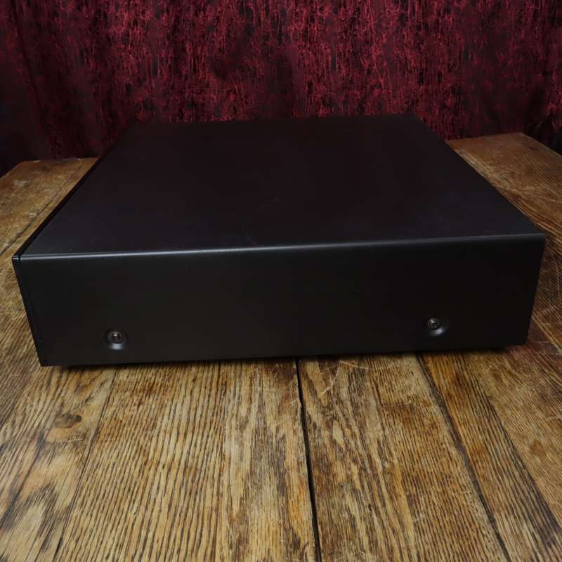 Yamaha CD-C600 5-disc CD changer/USB Port Amplifier - Pre-Owned