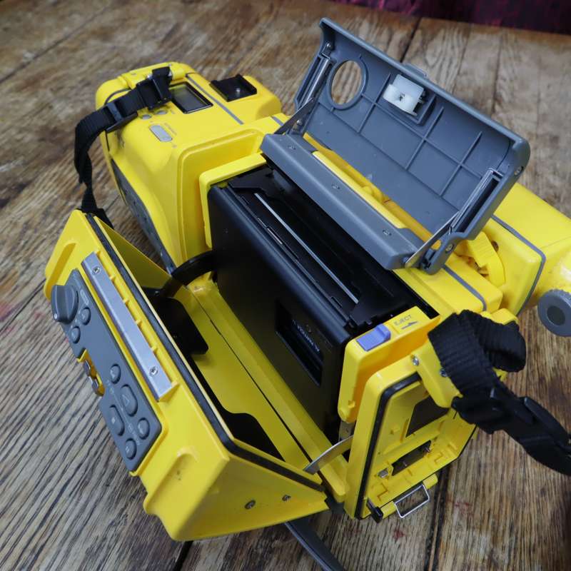 Sony CCD-SP5E Video 8 Handycam Waterproof Camcorder