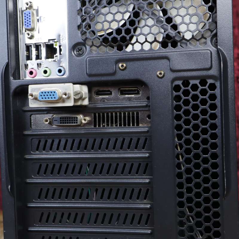 Core i3 Desktop PC + Gaming Keyboard + WiFi | 8GB RAM | 3.5GHz | Radeon R7 |  500GB - Pre-Owned