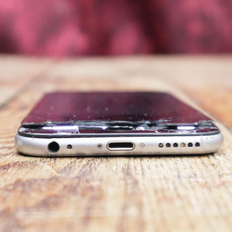 Apple iPhone 6 - 32GB - A1586