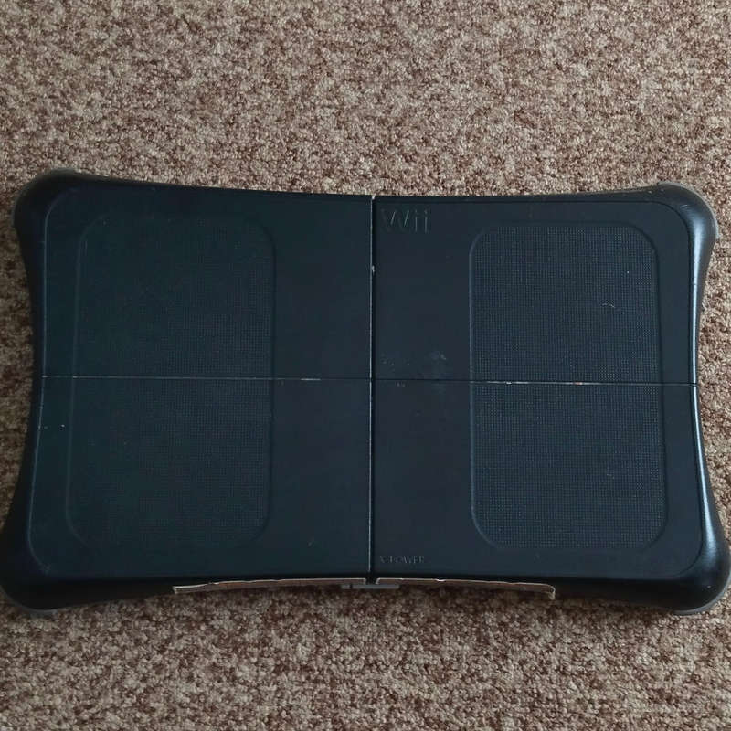 Wii Fit Plus Game + Wii Balancing Board