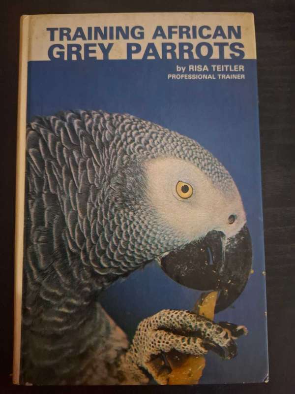Risa Teitler - Training african grey parrots