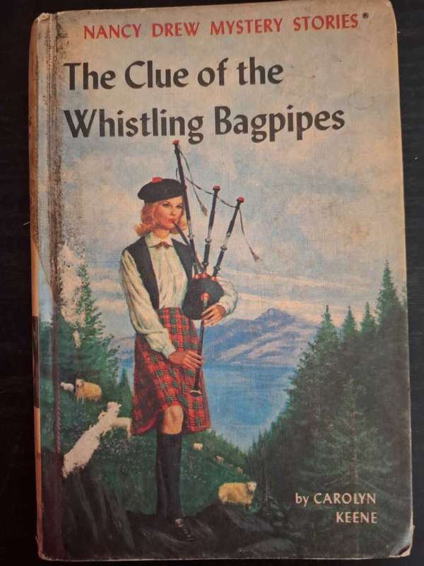 The clue of the whistling bagpipes by Carolyn Keene
