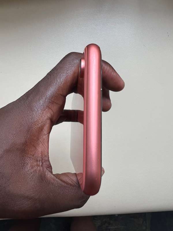 iPhone XR  64gb Coral