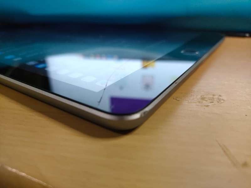 Apple iPad 9.7 (2017) 5th Gen | RETINA 9.7 inch