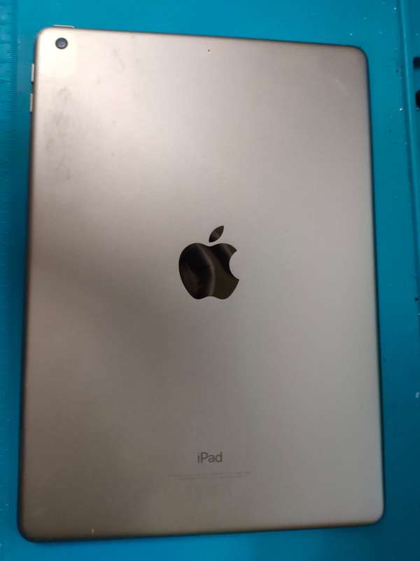 Apple iPad 9.7 (2017) 5th Gen | RETINA 9.7 inch