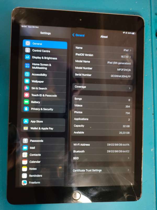 Apple iPad 9.7 (2017) 5th Gen | RETINA 9.7 inch