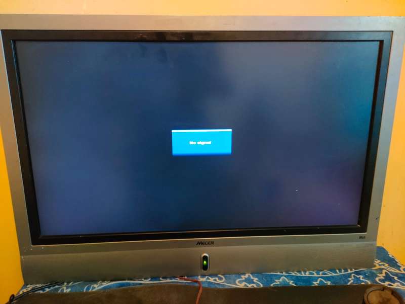 *** BIG Mecer 32' Monitor with HDMI ***