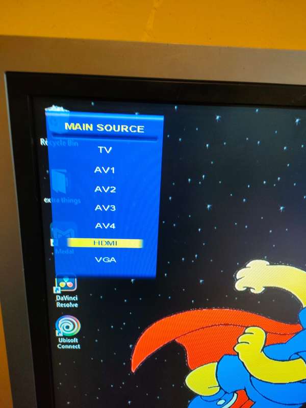 *** BIG Mecer 32' Monitor with HDMI ***