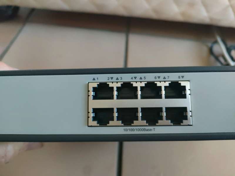 HP 1910 - 8G - Poe Switch
