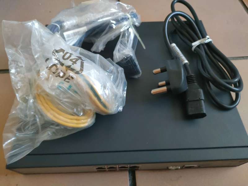 HP 1910 - 8G - Poe Switch