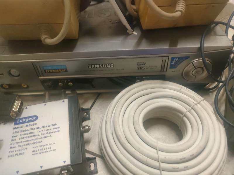 Lot Chargers / Electronics / TV items / Cables / ETC