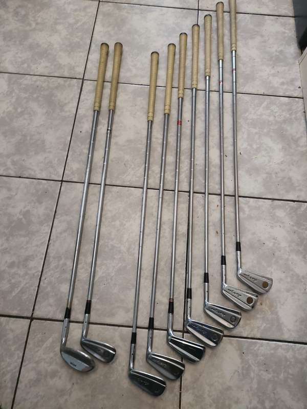 *** Amazing *** Ben Hogan Golf Irons + Sand Iron & Sand Wedge