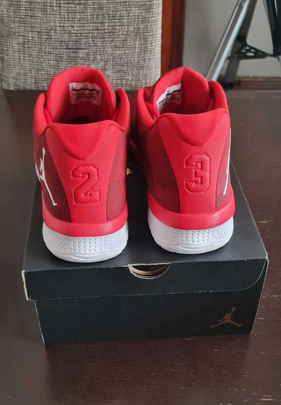 Nike Air Jordan B.fly